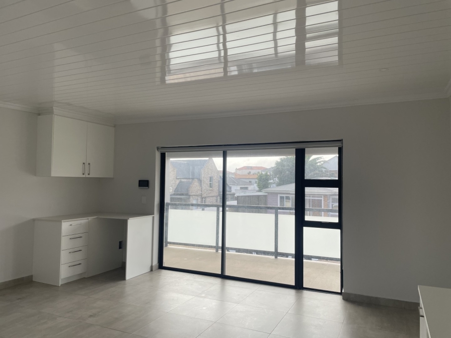 5 Bedroom Property for Sale in Myburgh Park Western Cape